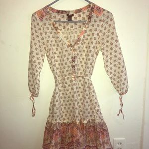 Beige toned pilgrim dress